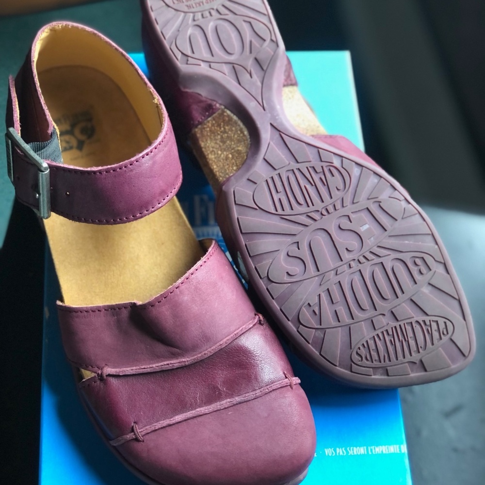 John Fluevog Peacemaker Sarika Purple W9 (fit big)